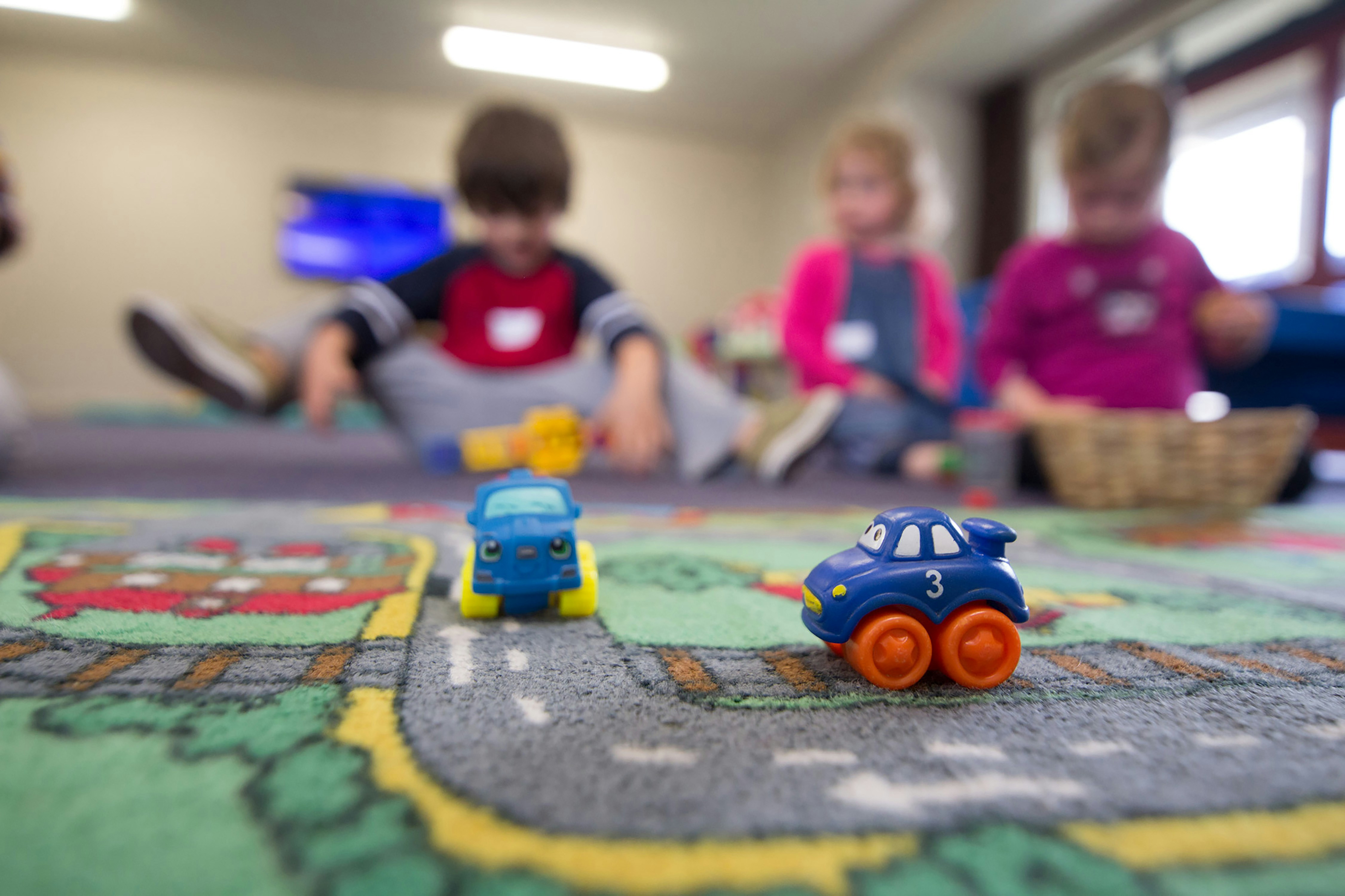 children-with-cars