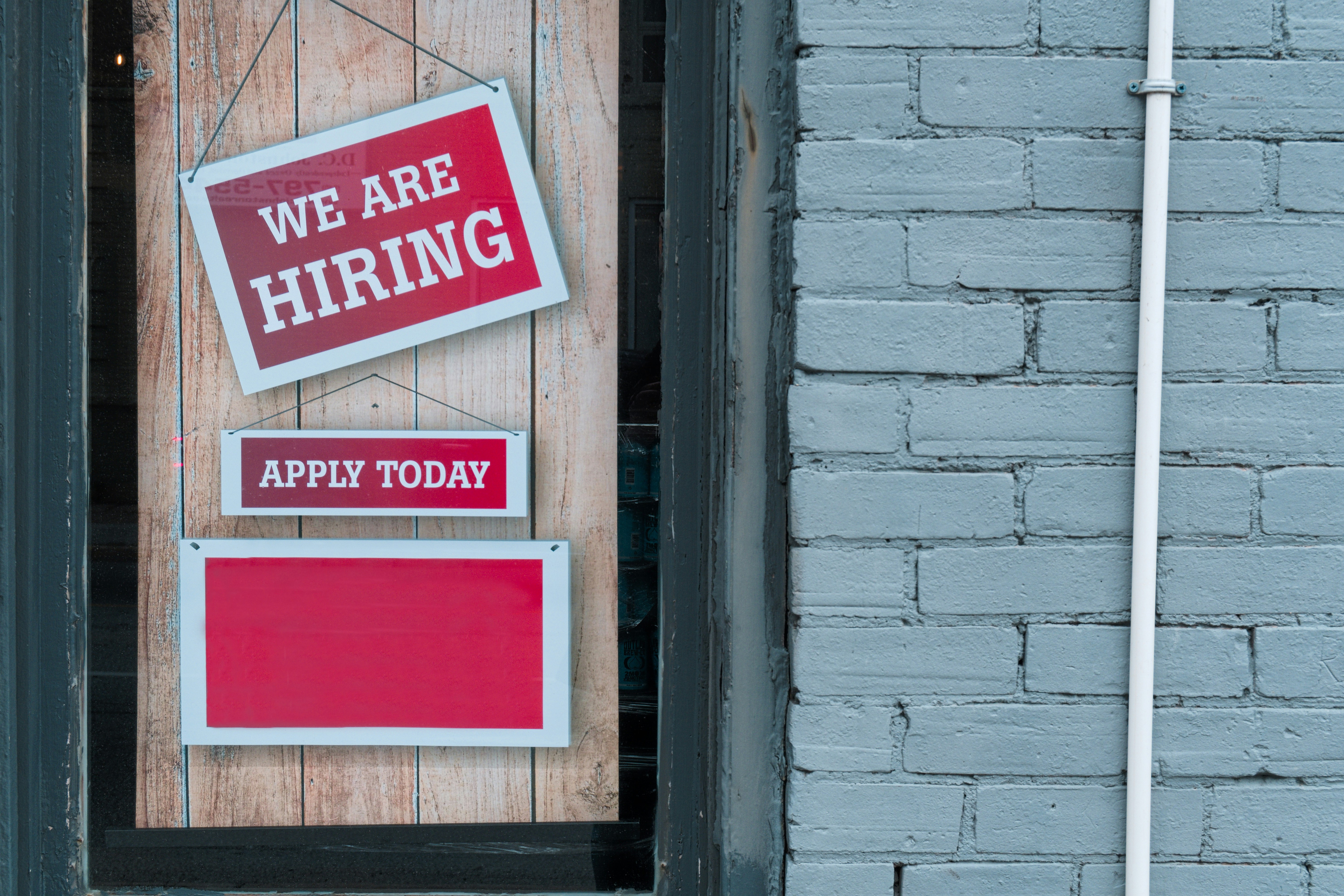hiring-sign-recruiting-teachers